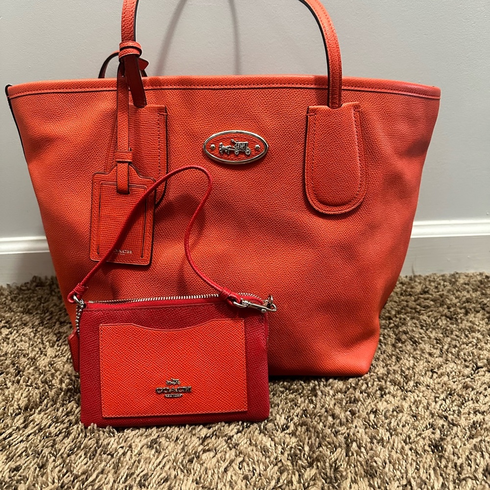 AUTHENTIC Coach Purse and matching Coin bag